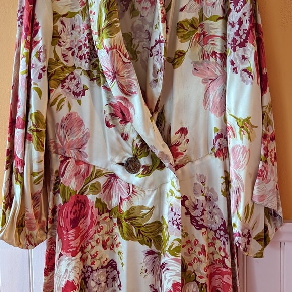 ✨SOLD✨Floral Dress / Duster / Lounging Coat - Picture 2 of 4